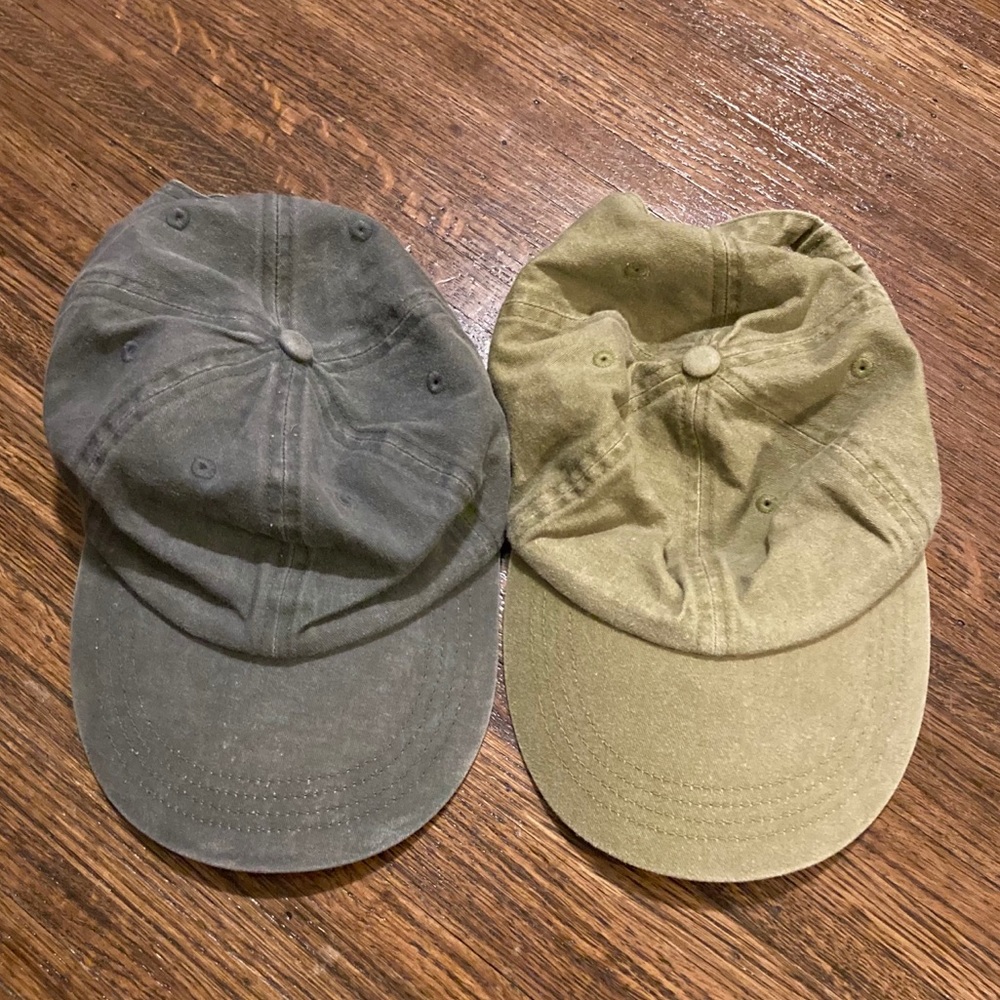 Bundle of two baseball caps